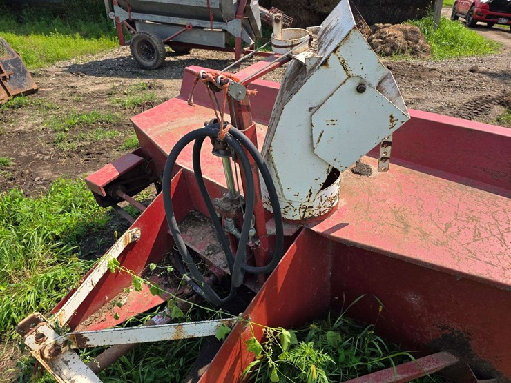 loftness-8’-snowblower,-540-pto,-hydraulic-spout-cylinder-image-7