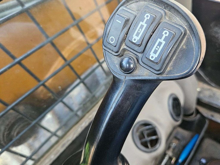2012-case-sr250-image-8