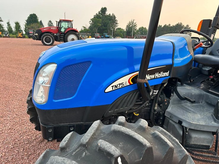 2005-new-holland-tn75a-image-16