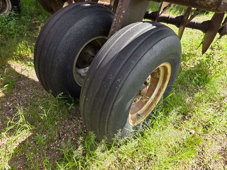 ih-490-disk,-20’,-hydraulic-fold-wings,-9.5-14-tires,-disk-scrapers,-sn:-033395-image-21