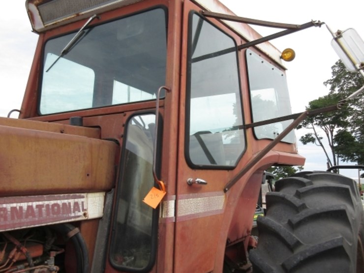 ih-1566-tractor-image-10