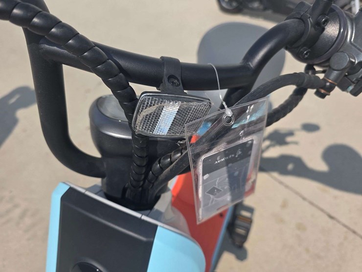 2021-segway-c80-electric-scooter,-750-watt,-20-mph-max,-pedals,-comes-with-a-charger,-*unknown-worki-image-12