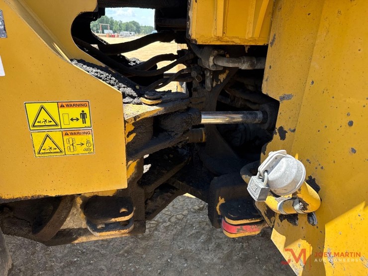 2013-caterpillar-966k-image-12