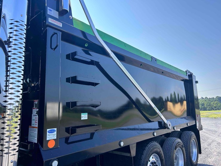2022-western-star-tri-axle-dump-image-14