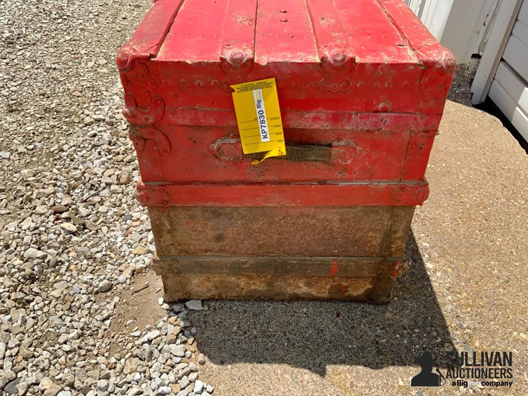 antique-trunk-image-8