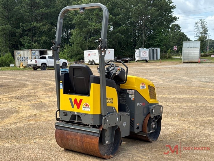 2021-wacker-rd12-double-drum-roller-image-4