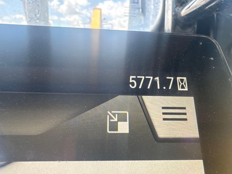 2019-caterpillar-d6-image-42