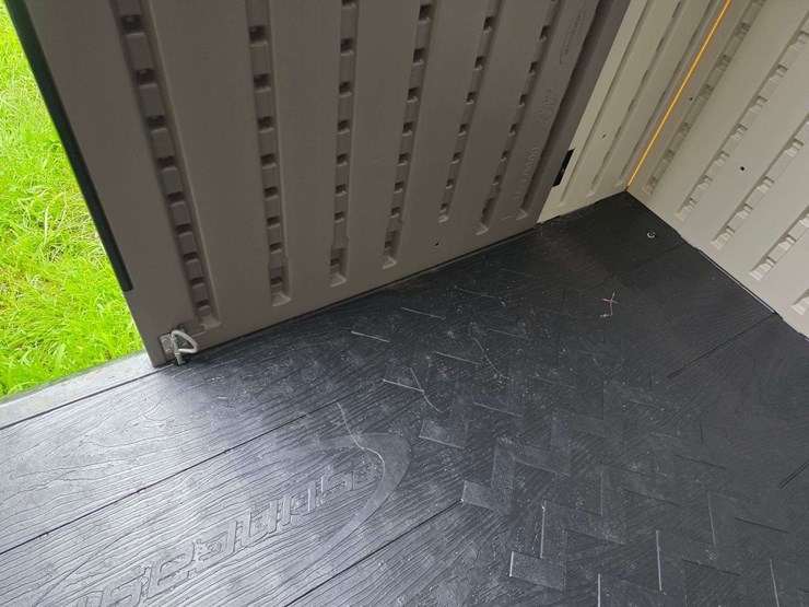 7’-x-7’-suncast-storage-shed,-poly-floor,-appears-to-have-no-leaks,-*buyer-is-responsible-for-remova-image-10