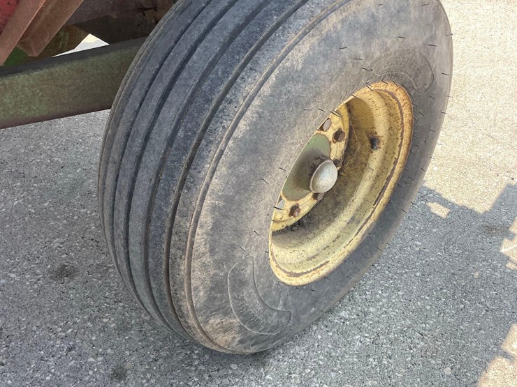 john-deere-1075-image-8