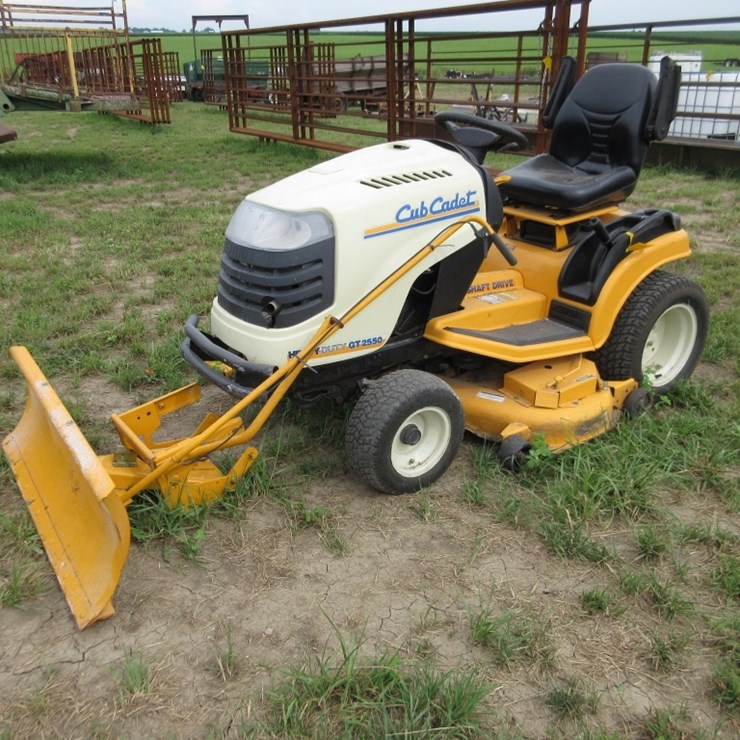 CUB CADET GT2550