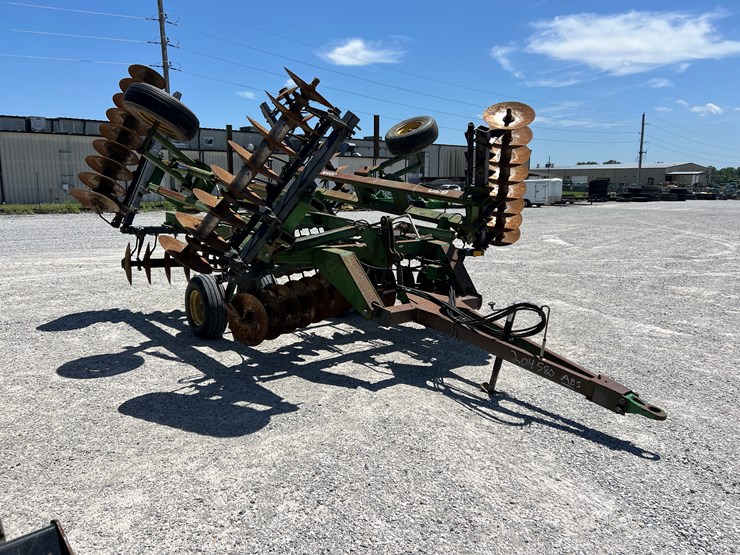 john-deere-630-image-1