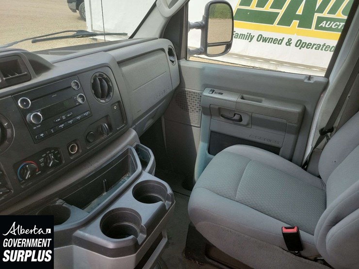 2009-ford-cargo-image-18