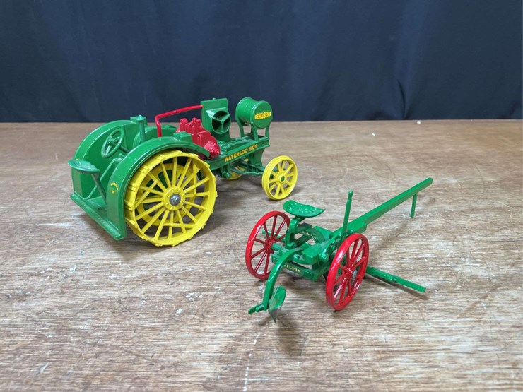 john-deere-16-image-13