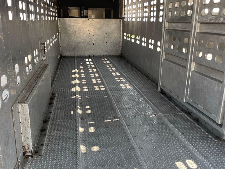 1997-wilson-livestock-trailer-image-38