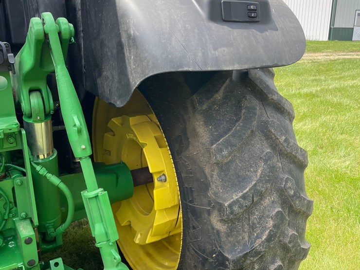 2015-john-deere-6155r-image-15