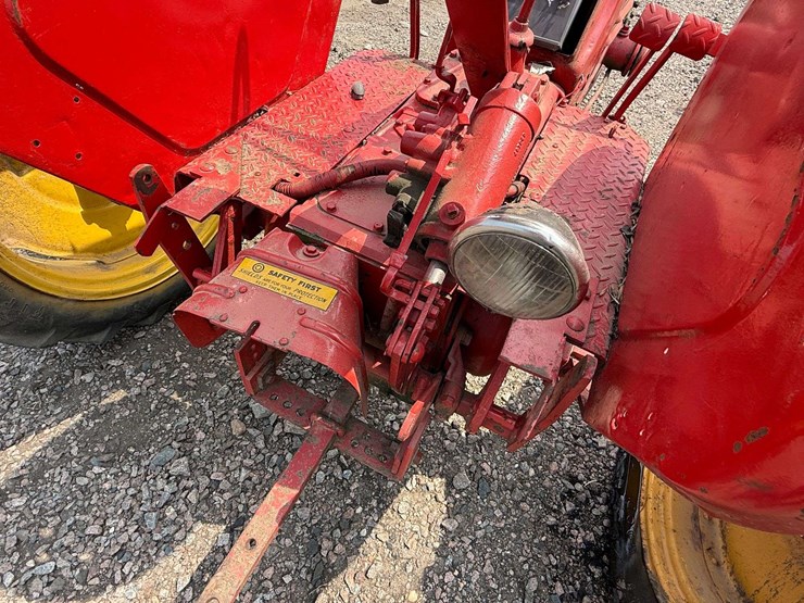massey-ferguson-22-image-16