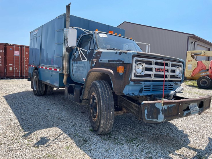1988-gmc-7000-image-2