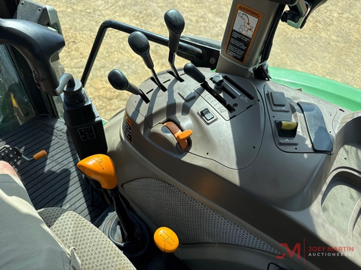 john-deere-6105e-image-17