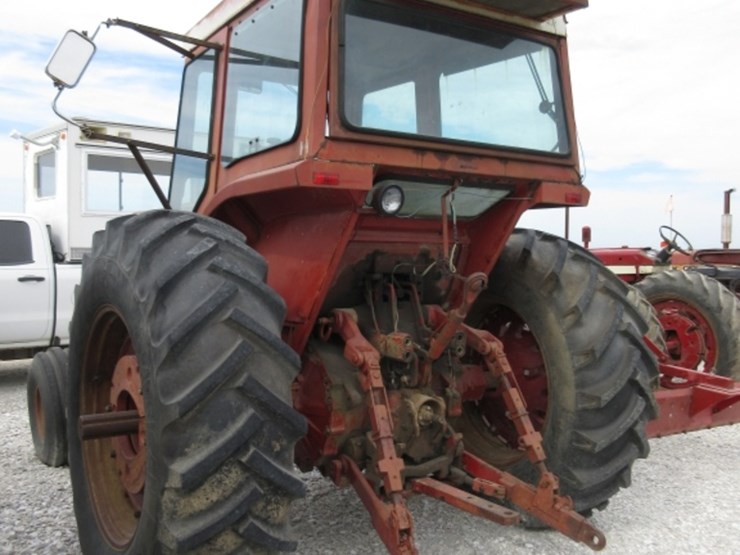 ih-1566-tractor-image-4