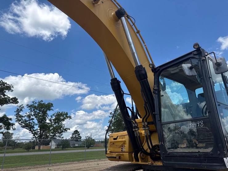2015-caterpillar-336fl-image-21
