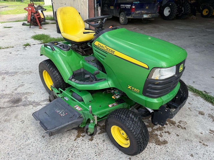 john-deere-x720-image-20