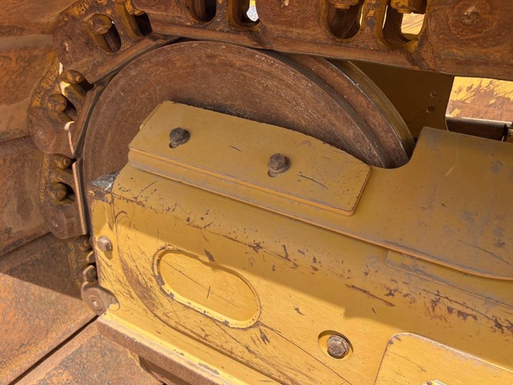 2021-caterpillar-d3-lgp-image-30