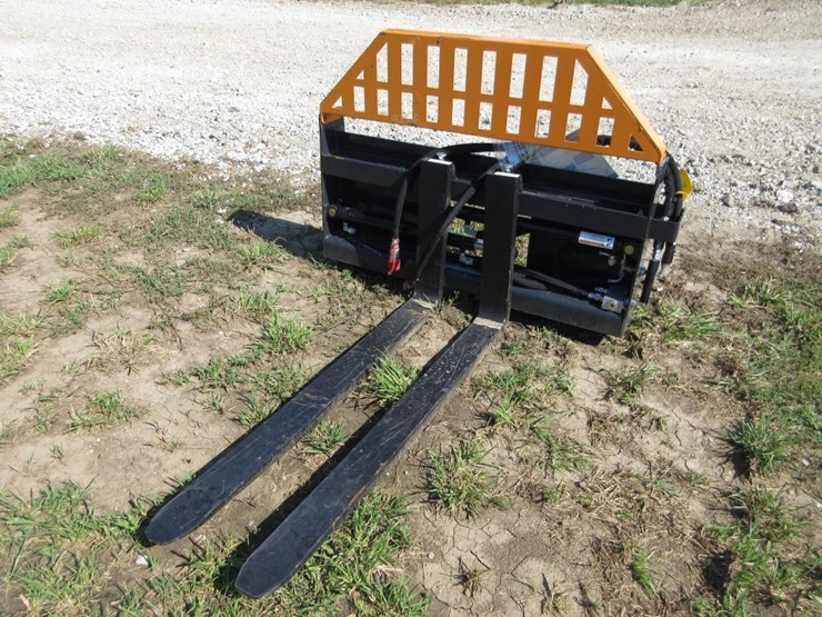 quick-attach-hydro-slide-pallet-forks-image-1