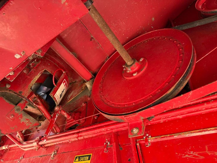 1990-case-ih-1680-image-20