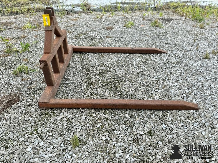 shop--built-3-pt-bale-carrier-image-4