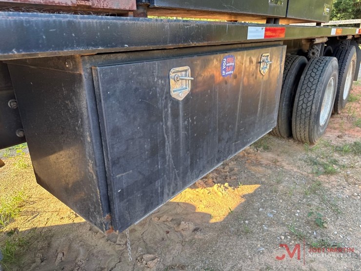 2004-sterling-tandem-flatbed-truck-image-6