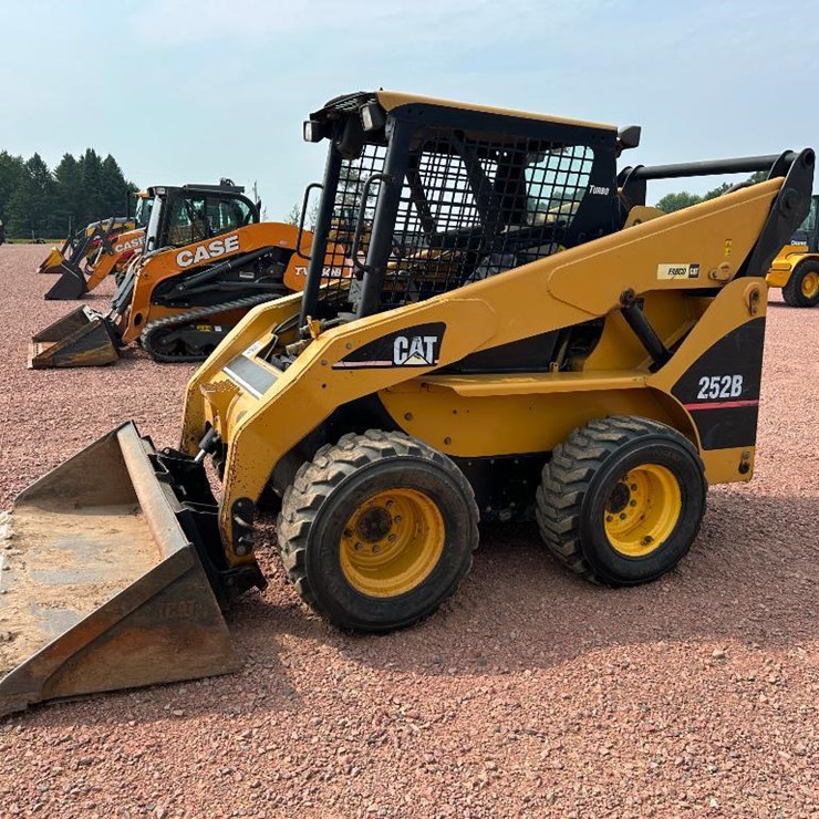 CATERPILLAR 252B