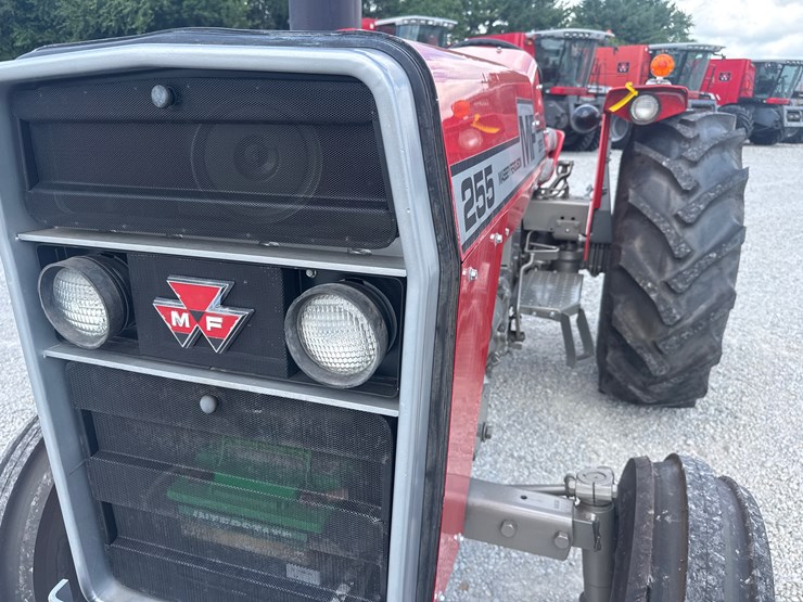 massey-ferguson-255-image-11