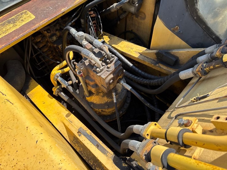 2005-komatsu-pc400-lc-7l-image-30