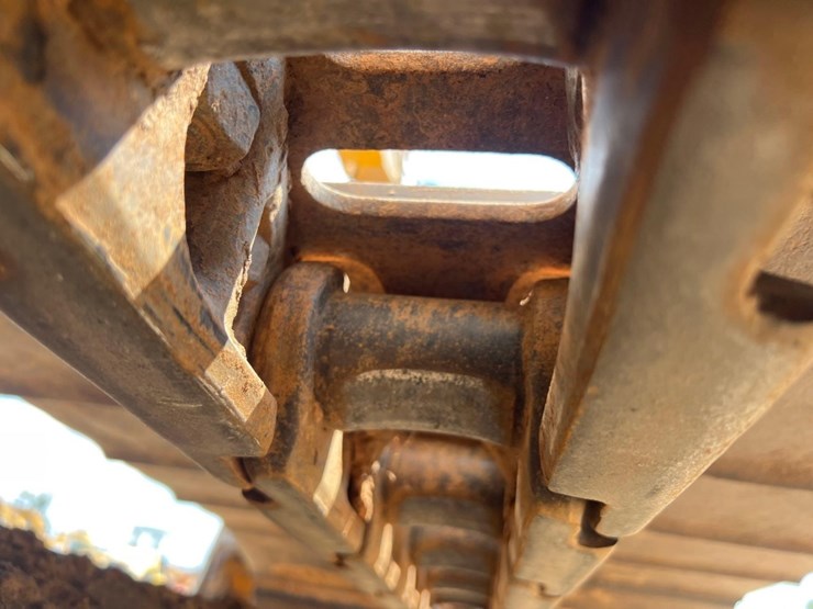 caterpillar-320fl-image-16