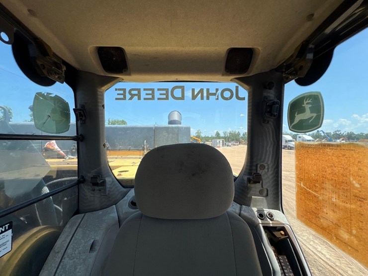 2013-deere-470g-lc-image-48