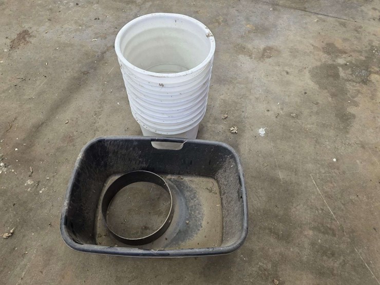 (9)-fish-hole-extenders-and-ice-catch-bucket,-buying-all-for-one-money-image-3