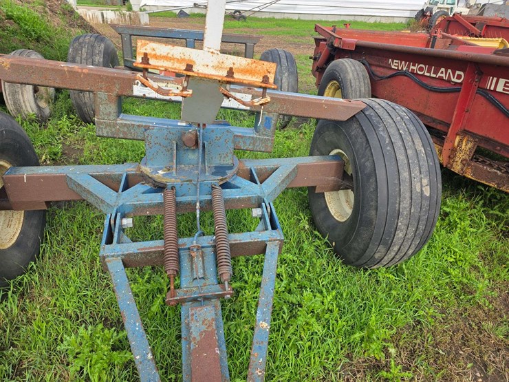 anhydrous-running-gear,-duo-lift-brand,-16.5-16.1-floatation-tires,-brakes,-extendable-hitch-image-6