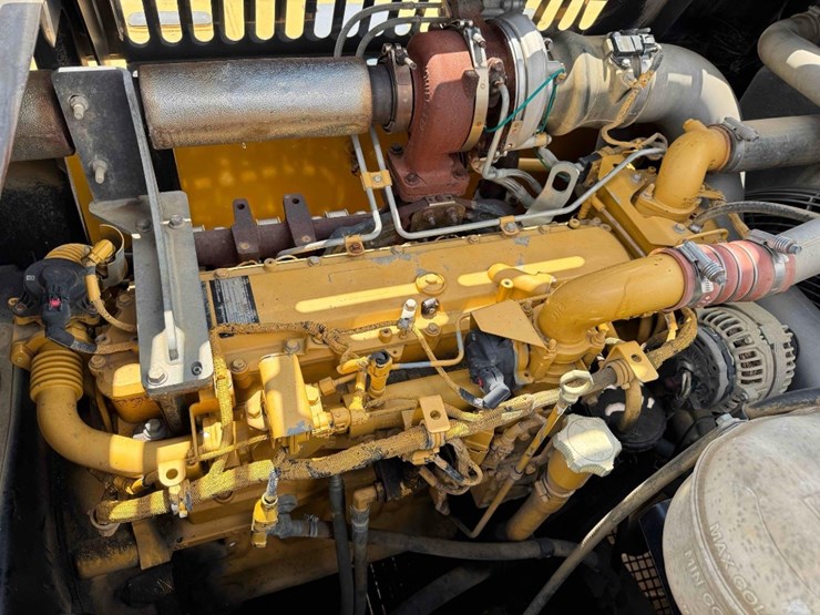 2014-deere-210g-lc-image-59