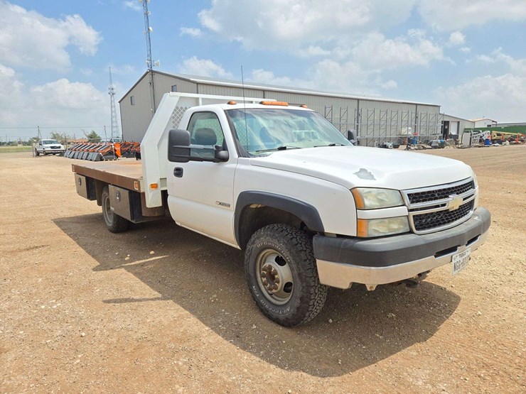 2007-chevrolet-silverado-image-2