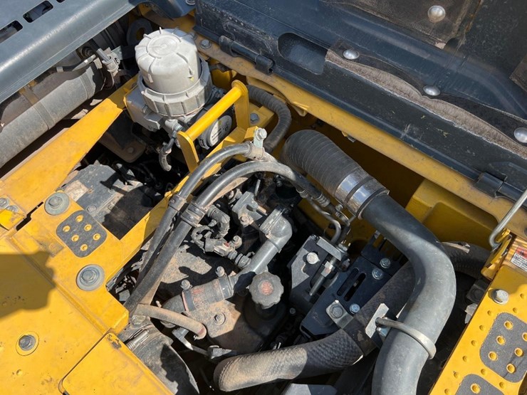 2017-komatsu-pc228us-lc-10-image-37