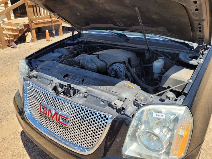 2013-gmc-yukon-xl-image-16