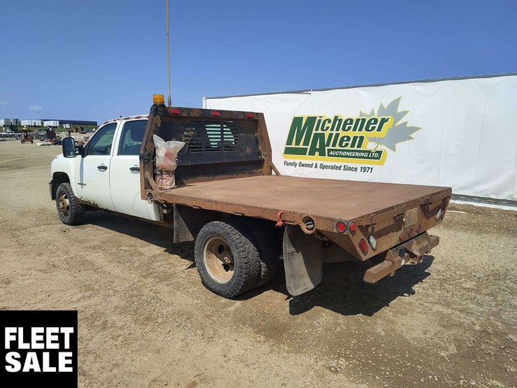 2014-chevrolet-silverado-3500hd-image-3