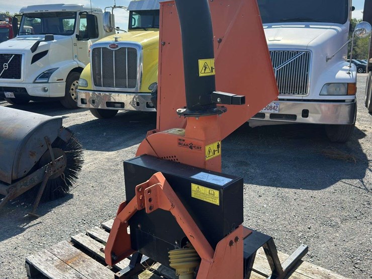 echo-bearcat-3pt-hitch-wood-chippet-image-1