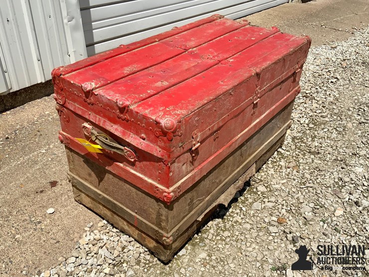 antique-trunk-image-7