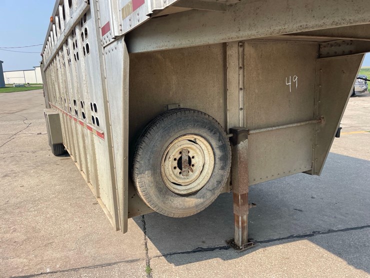 1997-wilson-livestock-trailer-image-7