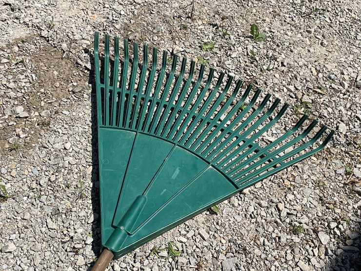 #8591-•-(3)-gardening-tools-image-3