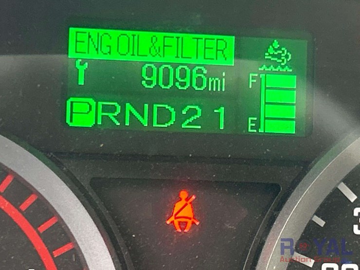 2021-isuzu-nrr-image-9
