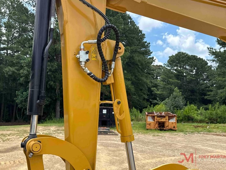 caterpillar-305.5-image-7