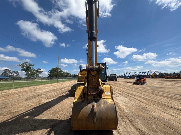 2019-caterpillar-326fl-image-3