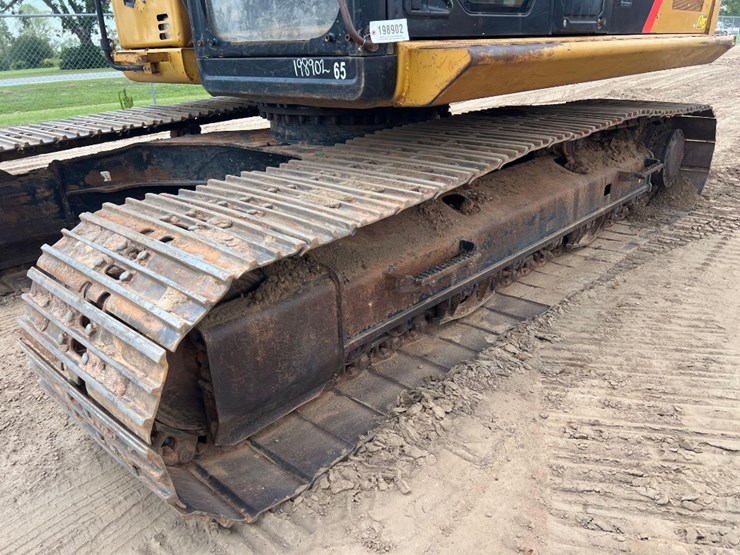 caterpillar-320fl-image-7